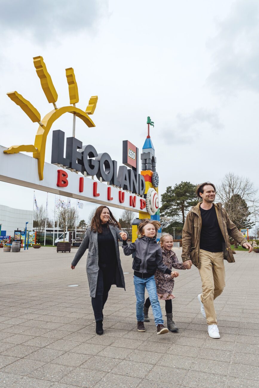 Family walking out of the Legoland Billund entrance